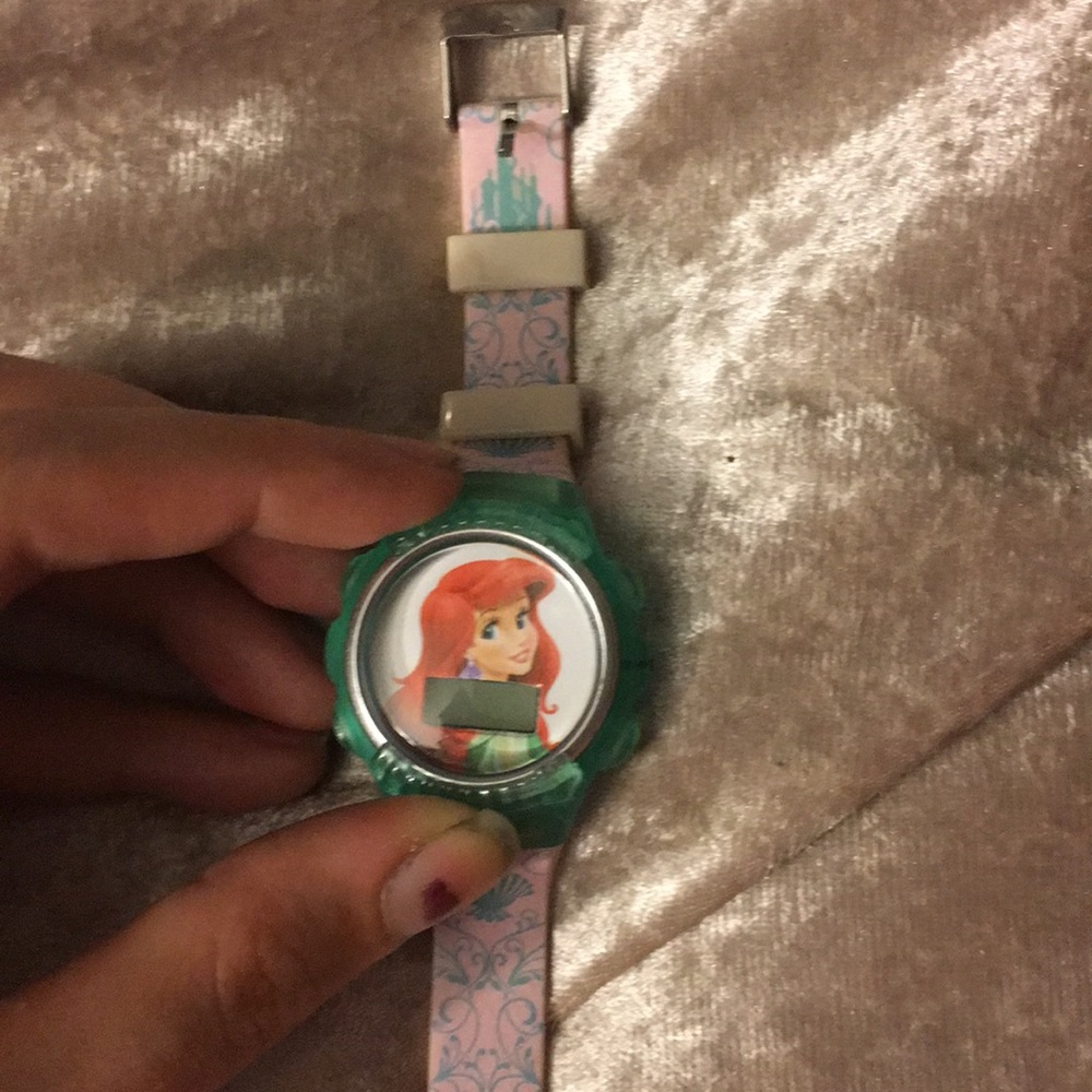 NWOT aerial digital watch